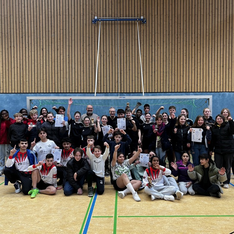Hallenfußballturnier endlich wieder in traditioneller Atmosphäre